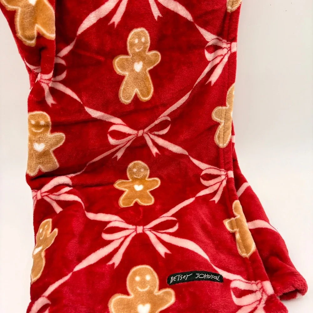 Betsey Johnson Gingerbread Man Pink Bow Red Ultra Plush Throw Christmas Blanket